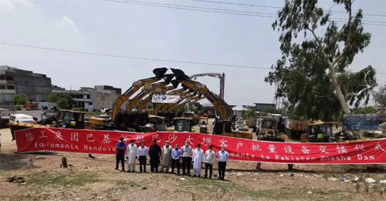 XCMG Golden Products Worth More than Ten Million Yuan Were Delivered to Pakistan to Participate in the Construction of the Local Three Gorges Project!